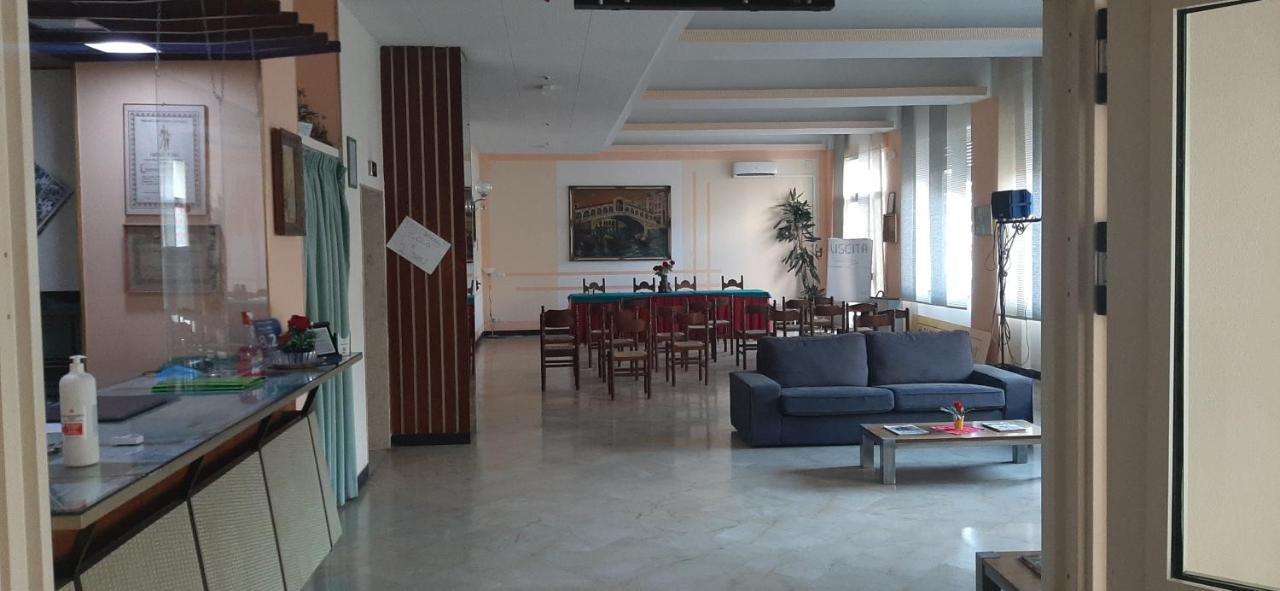 George Hotel Barcellona Pozzo di Gotto Eksteriør billede