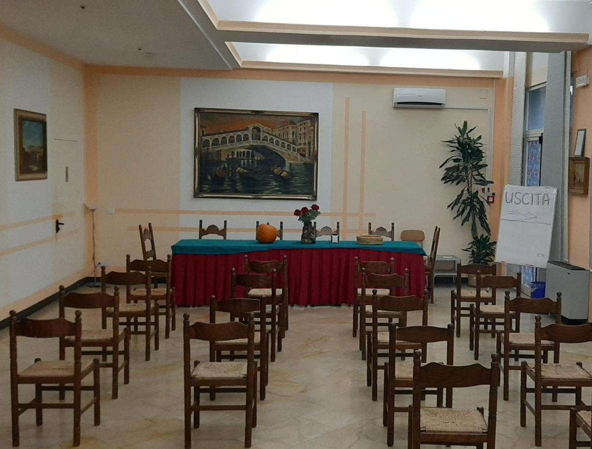 George Hotel Barcellona Pozzo di Gotto Eksteriør billede