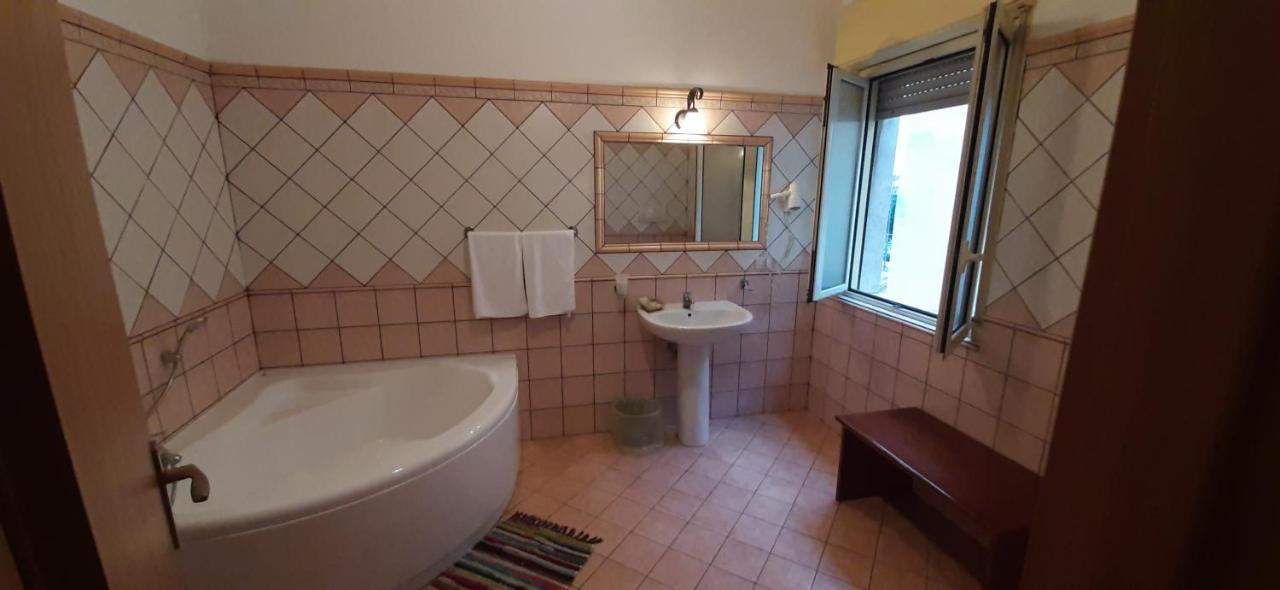 George Hotel Barcellona Pozzo di Gotto Eksteriør billede