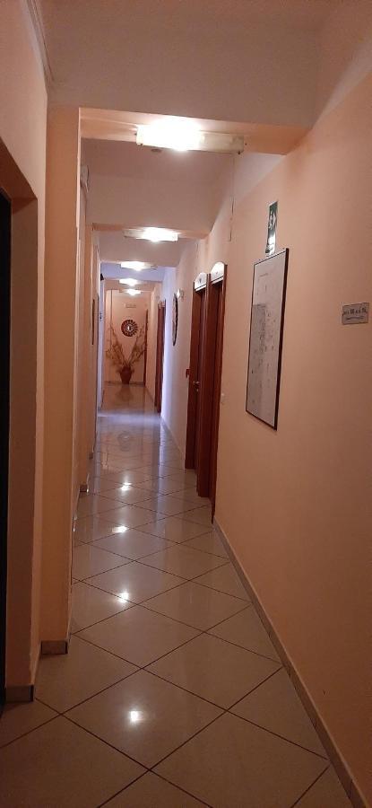 George Hotel Barcellona Pozzo di Gotto Eksteriør billede
