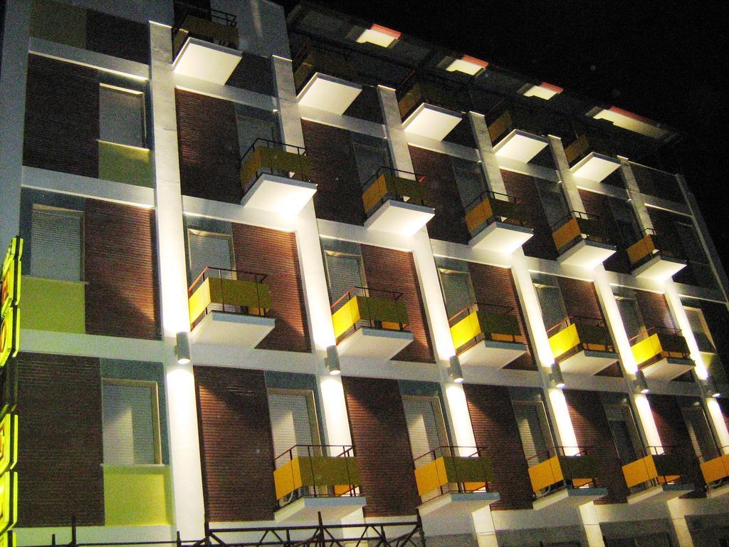 George Hotel Barcellona Pozzo di Gotto Eksteriør billede